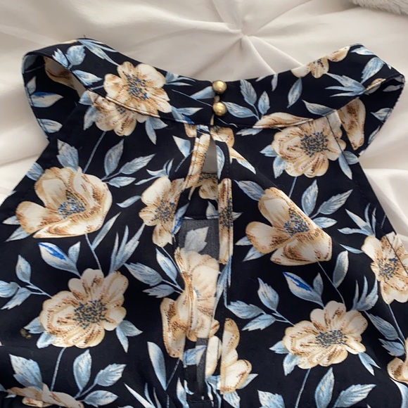 Cold Shoulder Ruffle Blouse - Picture 8 of 10